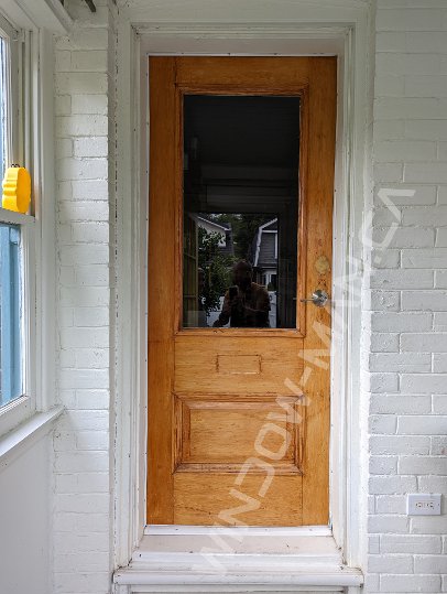 black oak grain fiberglass door with full acid glass, smart lock, novatech vertical accent - before-after