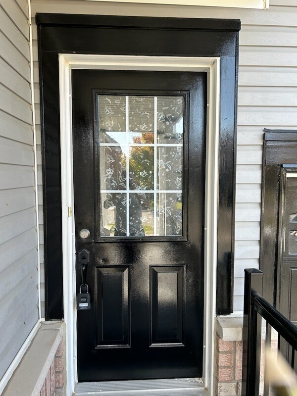 black oak grain fiberglass door with full super grey glass, pull bar handles, groove design, novatech vertical accent - before-after
