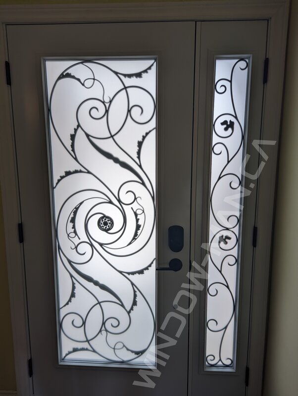 steel door with sidelight and full port union wrought iron glass, smart lock, active sidelight - view from the inside